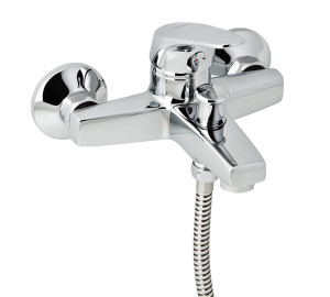 Single lever bath mixer with kit